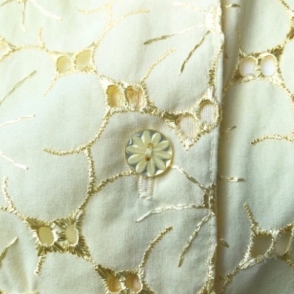 Draper’s & Damon’s Embroidered Eyelet Yellow Long Sleeve Buttondown Shirt 👚 - Picture 3 of 8